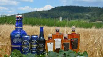 Stammheimer Hopfentropfen Erlebnishof (ferme d'expérience du houblon de Stammheim) Stammheimer Hopfentropfen Erlebnishof (ferme d'expérience du houblon de Stammheim)